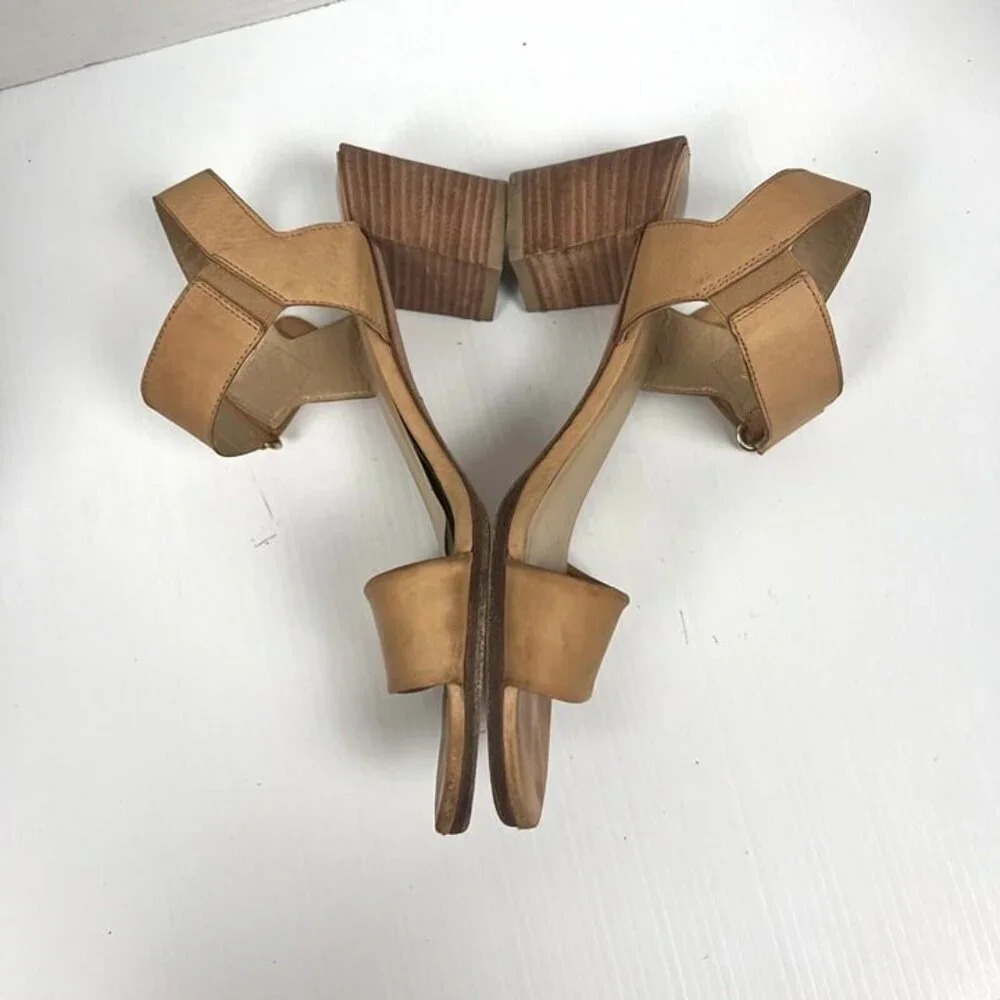 Stuart Weitzman Tan Sandals - Picture 3 of 9